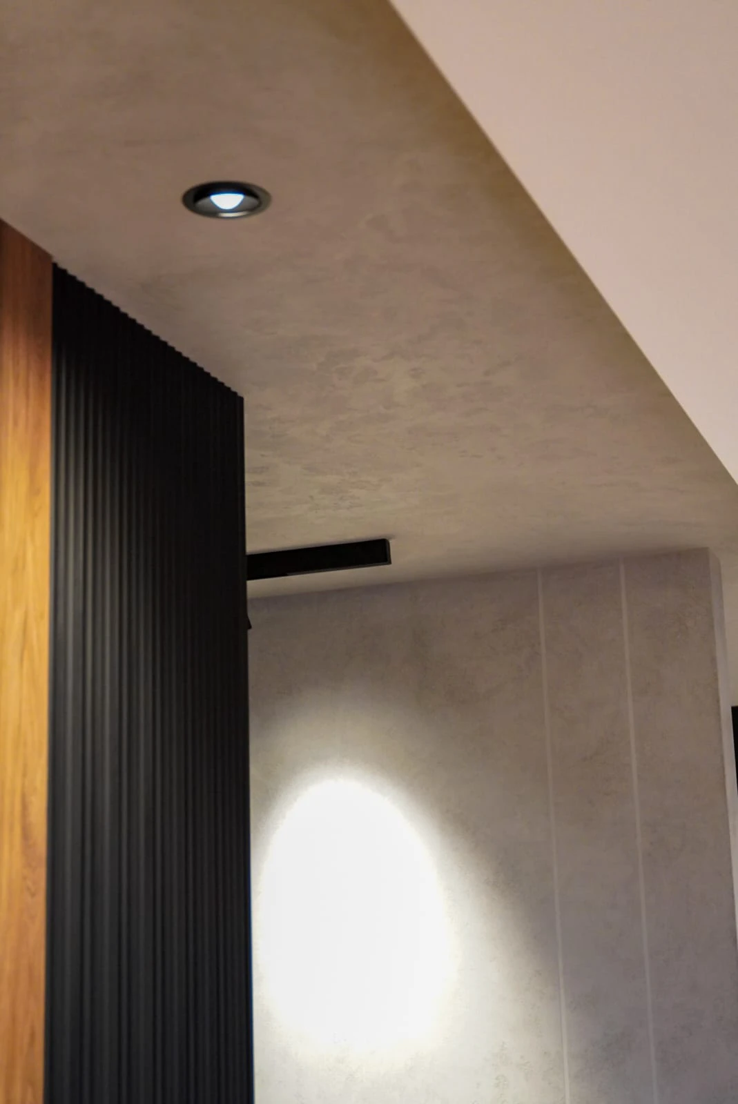 sufity podwieszane w salonie