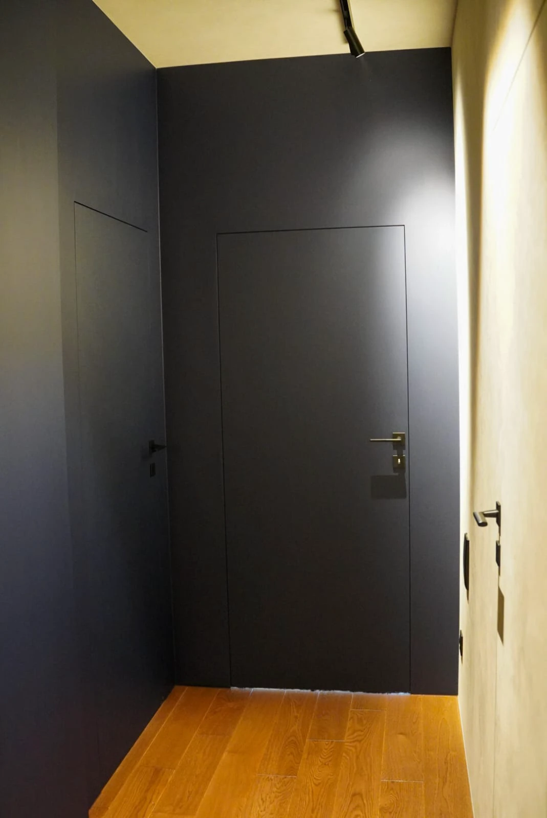 montaż drzwi wewnętrznych